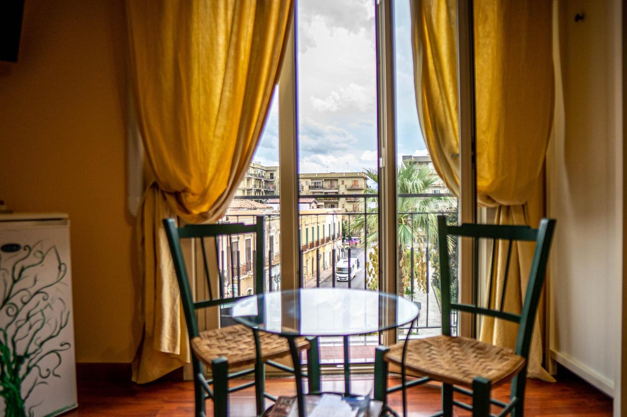 Domus Musia Apartamento Milazzo Exterior foto